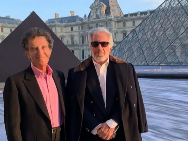 Epstein'in Paris'teki Dairesinin Görüntüleri Ortaya Çıktı! Genç Kızların Çıplak Fotoğrafları Mide Bulandırdı